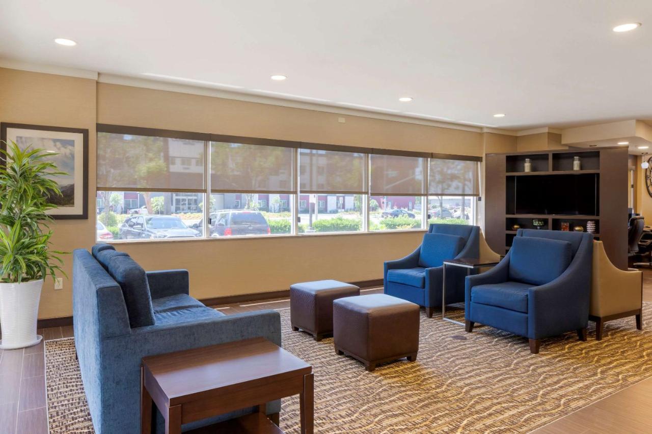 Comfort Suites Ontario Airport Convention Center Экстерьер фото