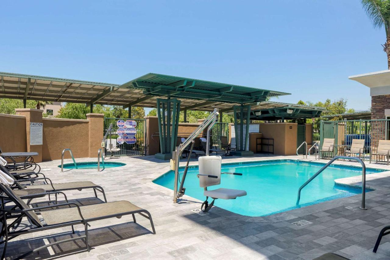 Comfort Suites Ontario Airport Convention Center Экстерьер фото